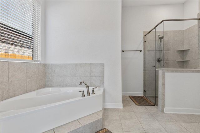 650 Wild Pecan LOOP, Buda, TX 78610