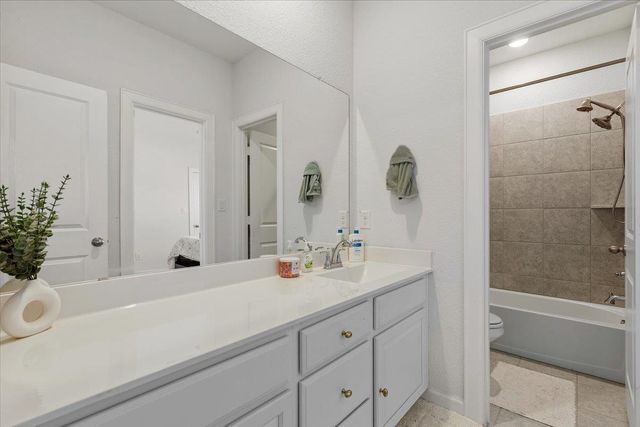 650 Wild Pecan LOOP, Buda, TX 78610