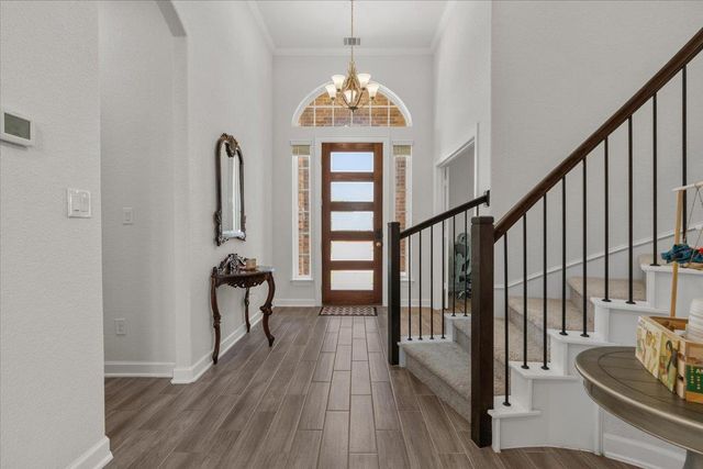 650 Wild Pecan LOOP, Buda, TX 78610