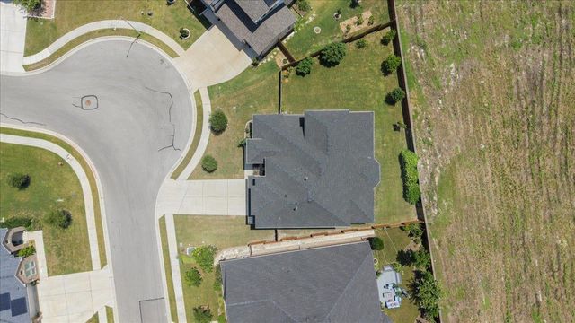 650 Wild Pecan LOOP, Buda, TX 78610
