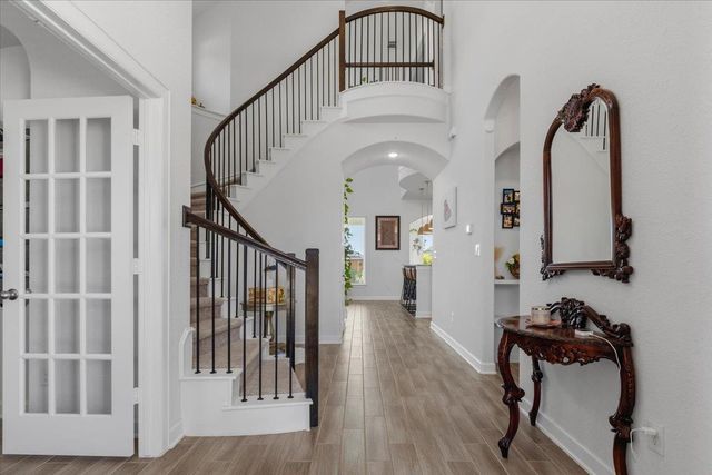 650 Wild Pecan LOOP, Buda, TX 78610