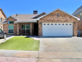 704 COLCHESTER Drive, El Paso, TX 79912