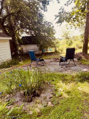 5868 Outer Drive, Bath, MI 48808