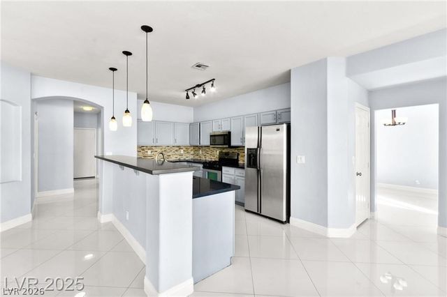 8104 Villa Finestra Drive, Las Vegas, NV 89128