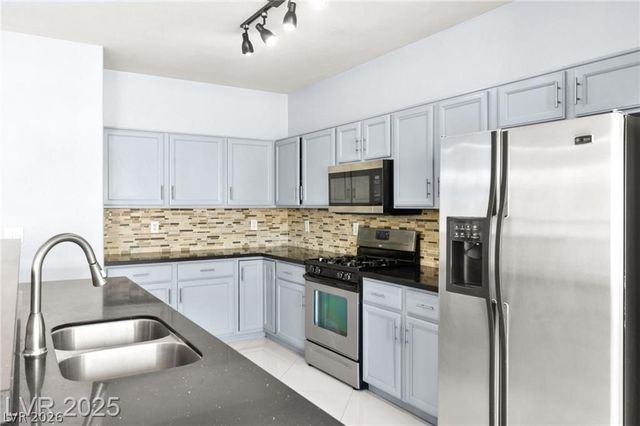 8104 Villa Finestra Drive, Las Vegas, NV 89128