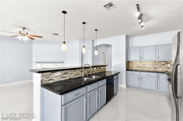 8104 Villa Finestra Drive, Las Vegas, NV 89128