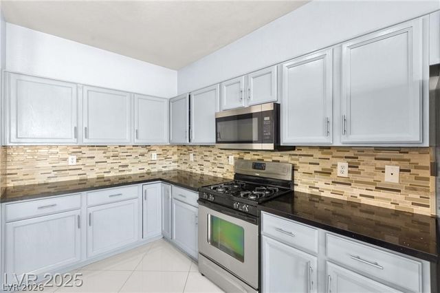 8104 Villa Finestra Drive, Las Vegas, NV 89128