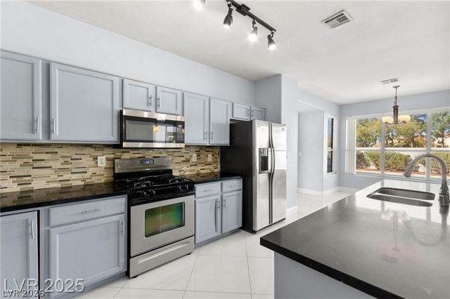 8104 Villa Finestra Drive, Las Vegas, NV 89128