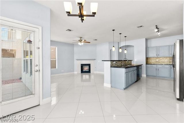 8104 Villa Finestra Drive, Las Vegas, NV 89128