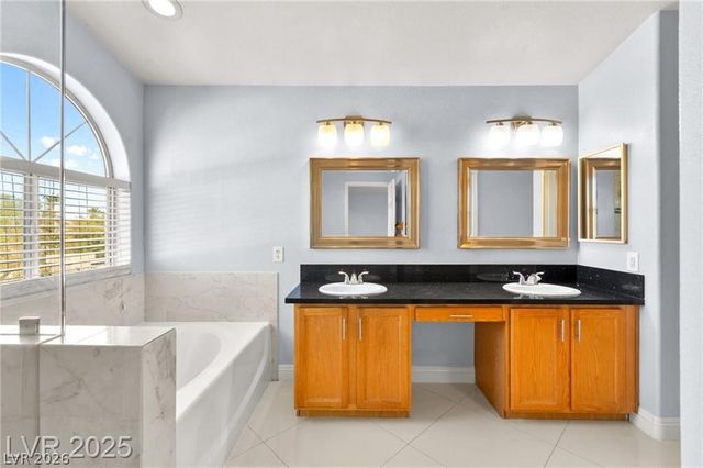 8104 Villa Finestra Drive, Las Vegas, NV 89128