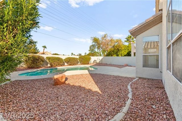 8104 Villa Finestra Drive, Las Vegas, NV 89128