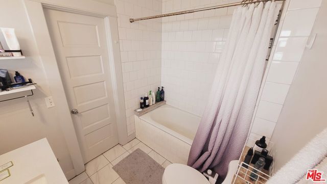 5409 Russell Avenue, Los Angeles, CA 90027