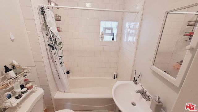 5409 Russell Avenue, Los Angeles, CA 90027