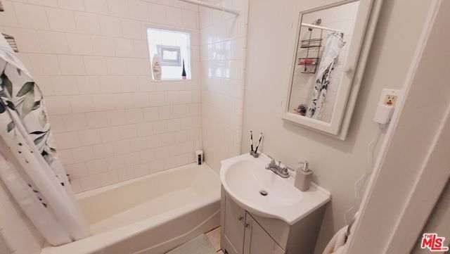 5409 Russell Avenue, Los Angeles, CA 90027