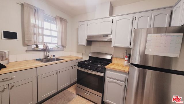5409 Russell Avenue, Los Angeles, CA 90027