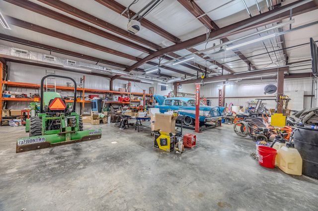 24960 Mcclurg Drive, Lebanon, MO 65536