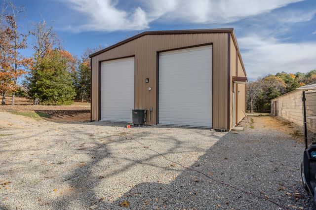 24960 Mcclurg Drive, Lebanon, MO 65536