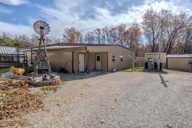 24960 Mcclurg Drive, Lebanon, MO 65536