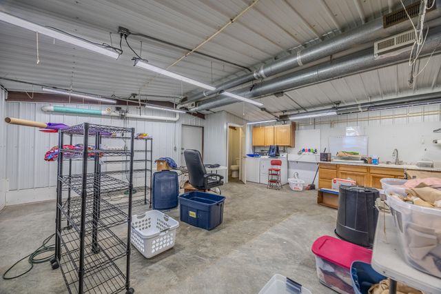 24960 Mcclurg Drive, Lebanon, MO 65536