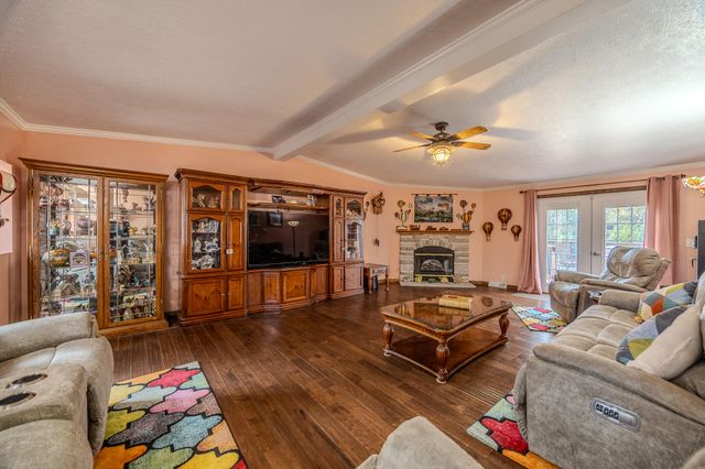 24960 Mcclurg Drive, Lebanon, MO 65536