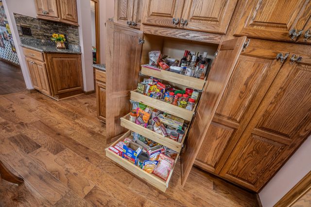 24960 Mcclurg Drive, Lebanon, MO 65536