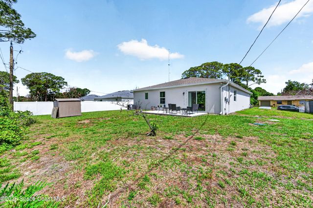 180 Dolphin Street SE, Palm Bay, FL 32909