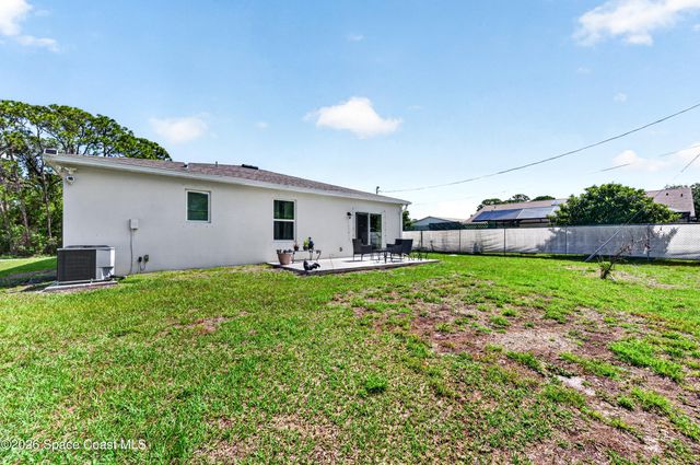 180 Dolphin Street SE, Palm Bay, FL 32909