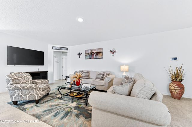 180 Dolphin Street SE, Palm Bay, FL 32909