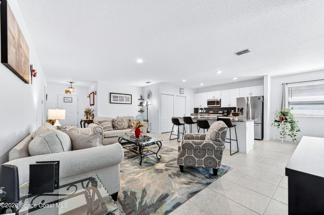 180 Dolphin Street SE, Palm Bay, FL 32909