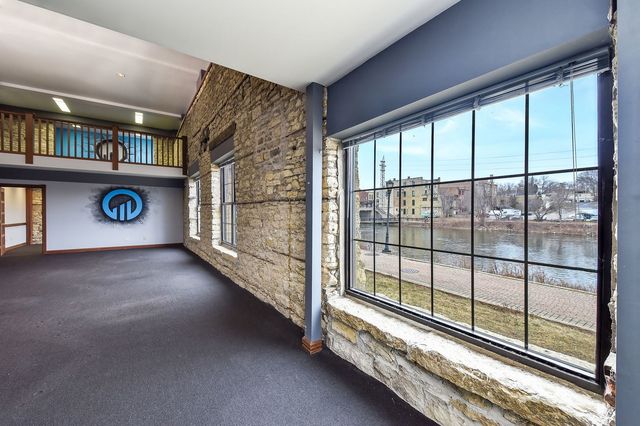 30 S Shumway Avenue 1E, Batavia, IL 60510