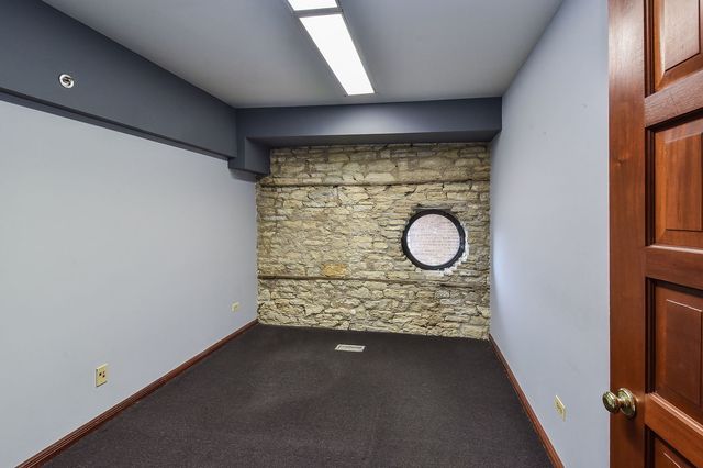 30 S Shumway Avenue 1E, Batavia, IL 60510