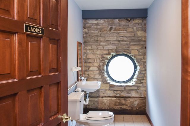 30 S Shumway Avenue 1E, Batavia, IL 60510