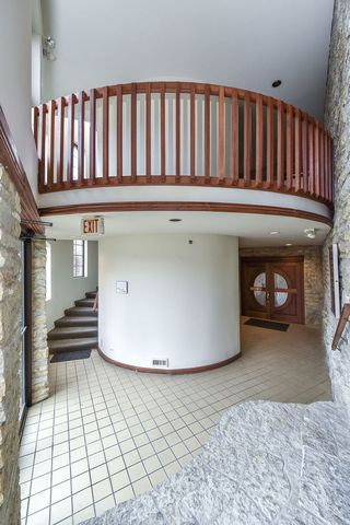 30 S Shumway Avenue 1E, Batavia, IL 60510