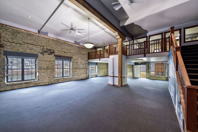 30 S Shumway Avenue 1E, Batavia, IL 60510