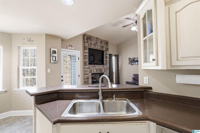 231 MAGNOLIA CIRCLE, Warrior, AL 35180