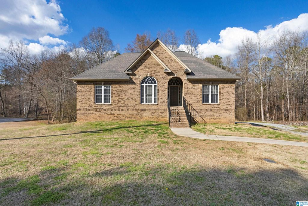 231 MAGNOLIA CIRCLE, Warrior, AL 35180