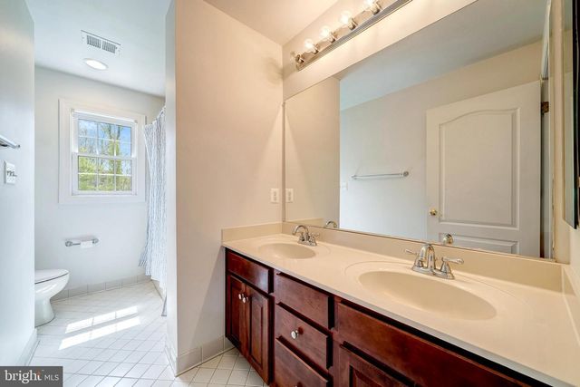 40456 LENAH RUN CIR, Aldie, VA 20105