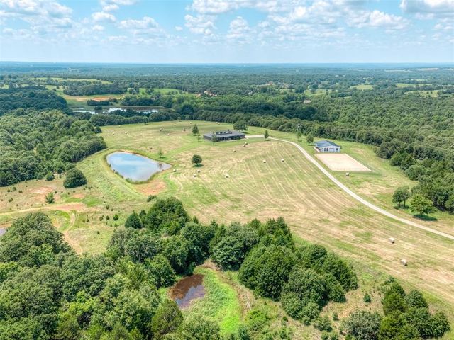 13275 N Harrah Road, Luther, OK 73054