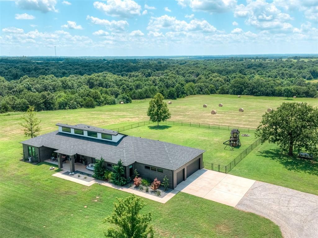 13275 N Harrah Road, Luther, OK 73054