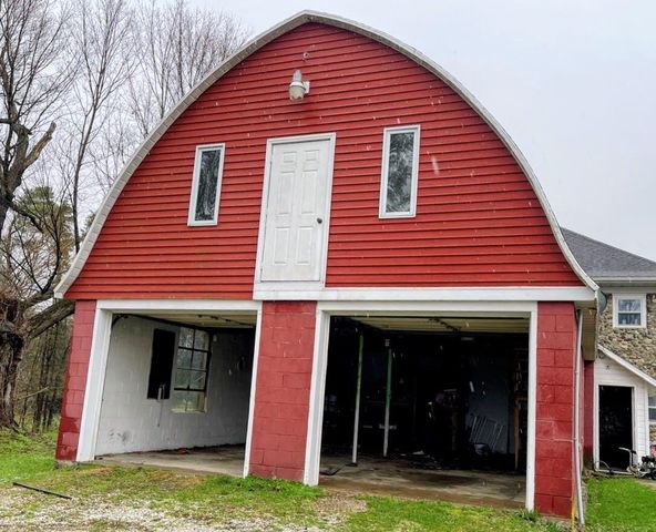 2311 E Glendora Road, Buchanan Twp, MI 49107