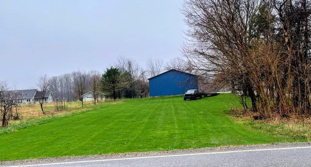 2311 E Glendora Road, Buchanan Twp, MI 49107