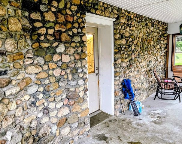 2311 E Glendora Road, Buchanan Twp, MI 49107