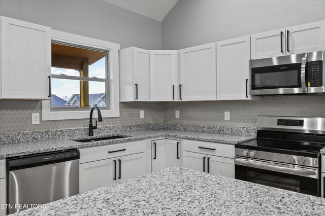 2785 Vista Meadows Lane, Sevierville, TN 37876