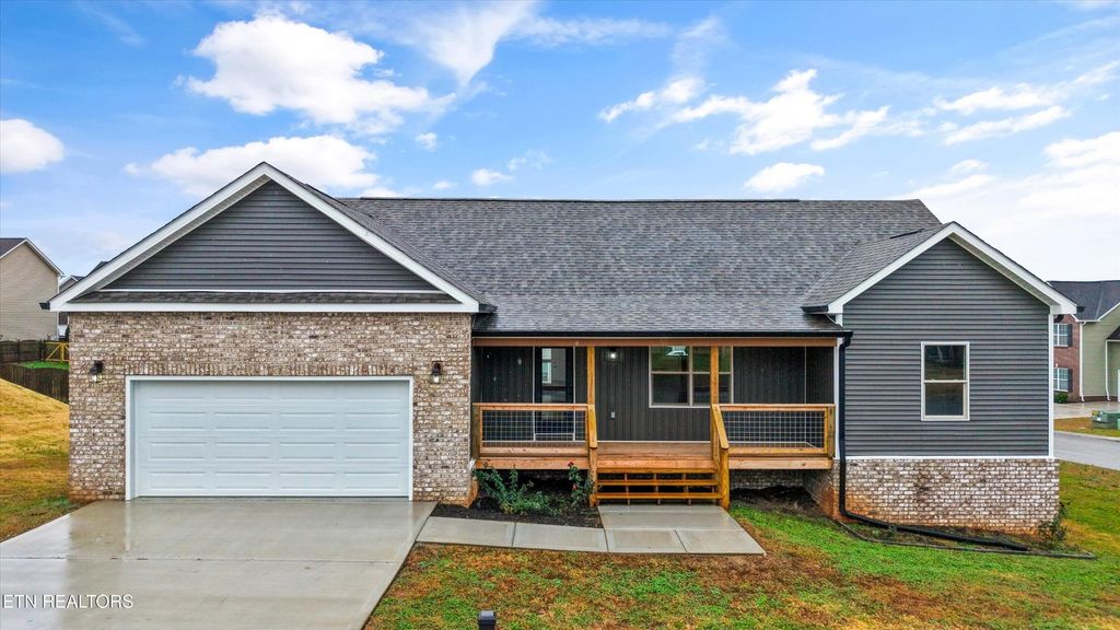 2785 Vista Meadows Lane, Sevierville, TN 37876