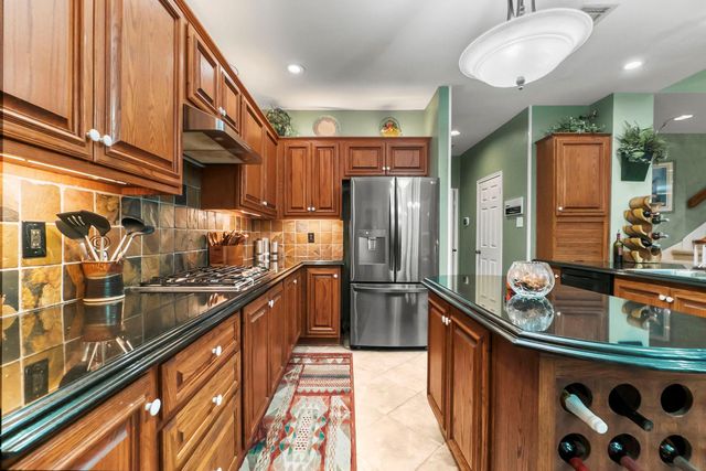 34 Mistyhaven Place, The Woodlands, TX 77381