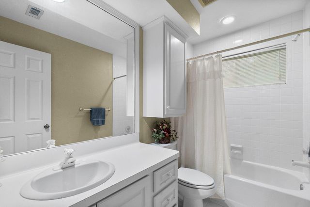 34 Mistyhaven Place, The Woodlands, TX 77381