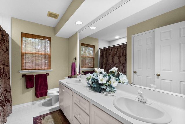 34 Mistyhaven Place, The Woodlands, TX 77381