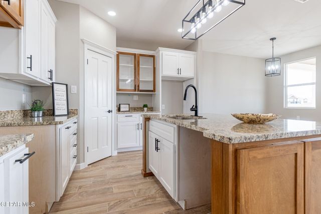 12300 LUZ BONITA Way, Clint, TX 79836
