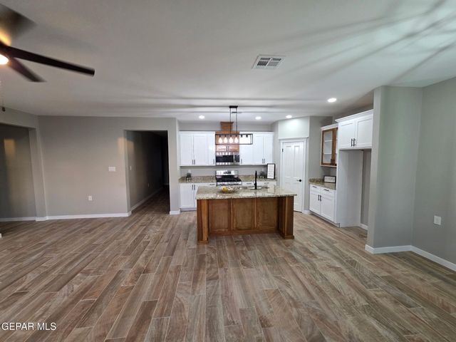 12300 LUZ BONITA Way, Clint, TX 79836