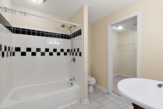 2960 Bentbrooke Drive, Holland, MI 49424